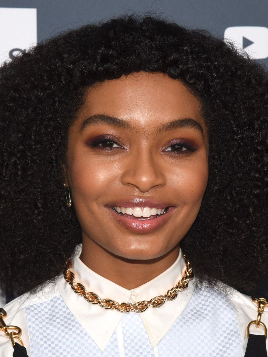 How tall is Yara Shahidi?